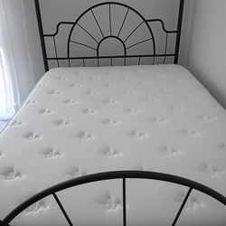 Full Bed Set (Mattress + Metal Frame + Support) – Like New