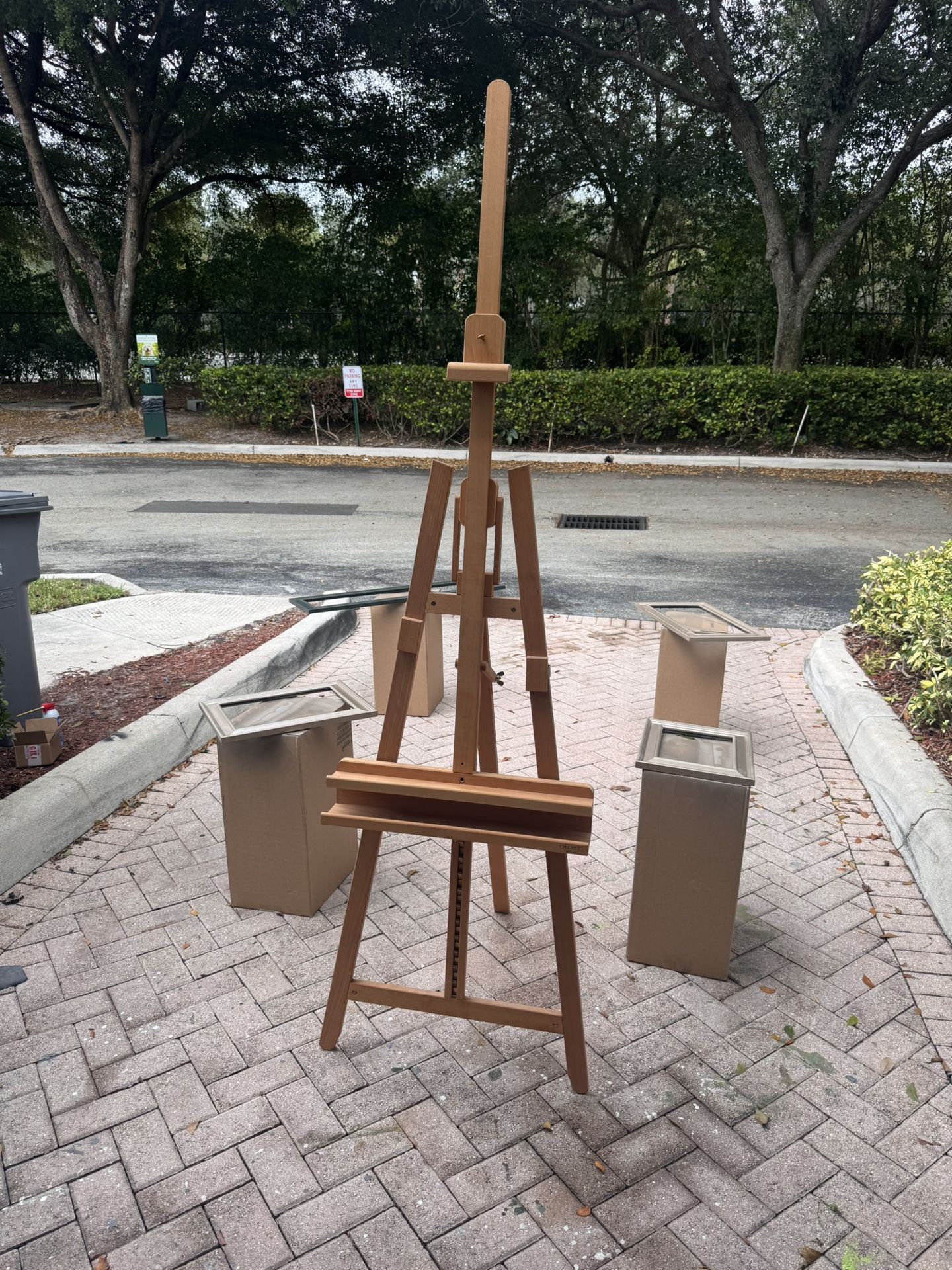 MABEF Wood easel