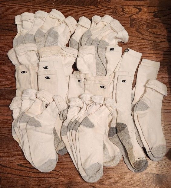 (32)- Pairs of mens white tube sports socks from different brands. ***PRICE IS FOR ALL.
*** Cash ๐ธ only. Front Door pick-up.
Located in Johns Creek