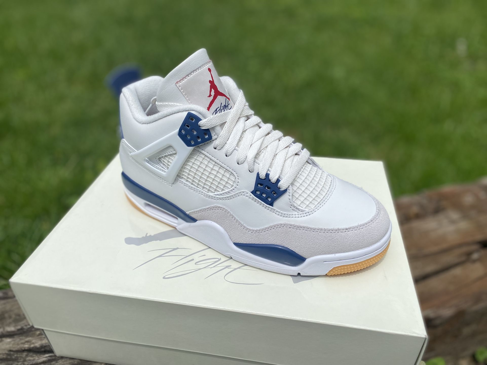 Air Jordan 4 SB Blue Navy Size 8.5Mens ( pick up only ) $220 FIRM