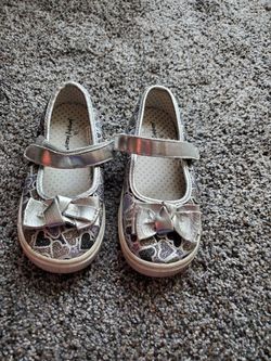 Girls shoes brand jumping beans size 10 toddler