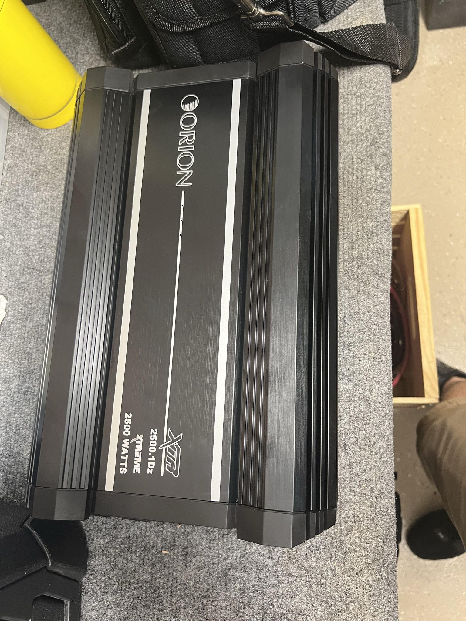 Orion Competition 15” 5000 Watt sub W/ Custom box & Amp for Sale in