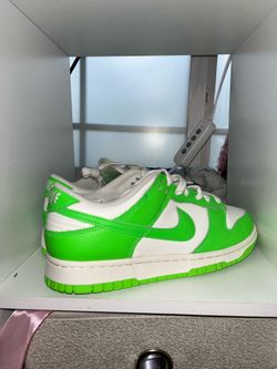 Nike dunks woman’s