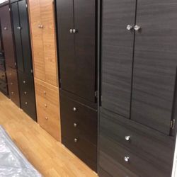 Wardrobe /guardaropa
