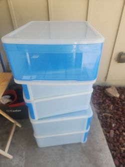Plastic drawer bins