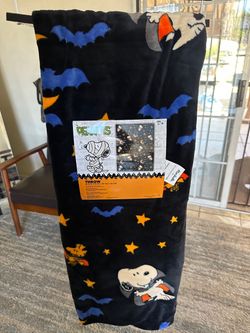 Snoopy peanuts halloween blanket