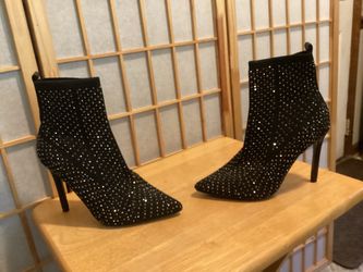 Ladies Rhinestone Fashion Boots New Size 7