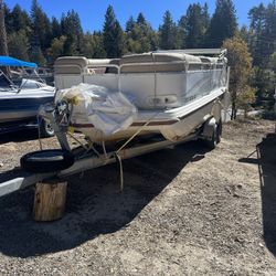 22ft Hurricane Pontoon Boat 