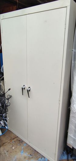 Storage cabinet