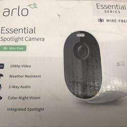 Arlo Essential 