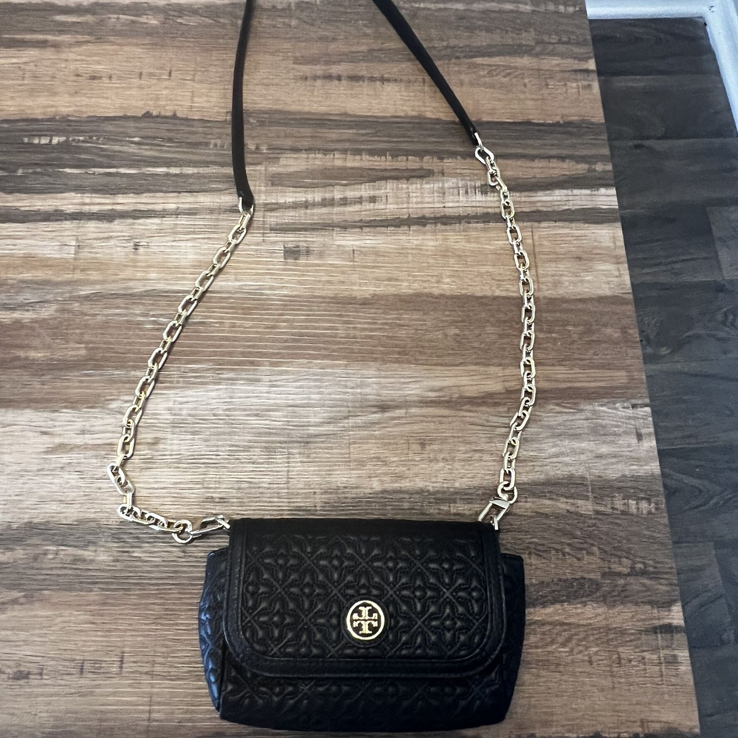 Authentic Black Tory Burch Crossbody Purse Bag for Sale in Charlotte, NC -  OfferUp
