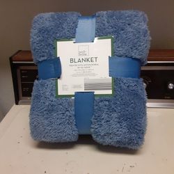 Pre-owned Well+Being Blue Blanket 