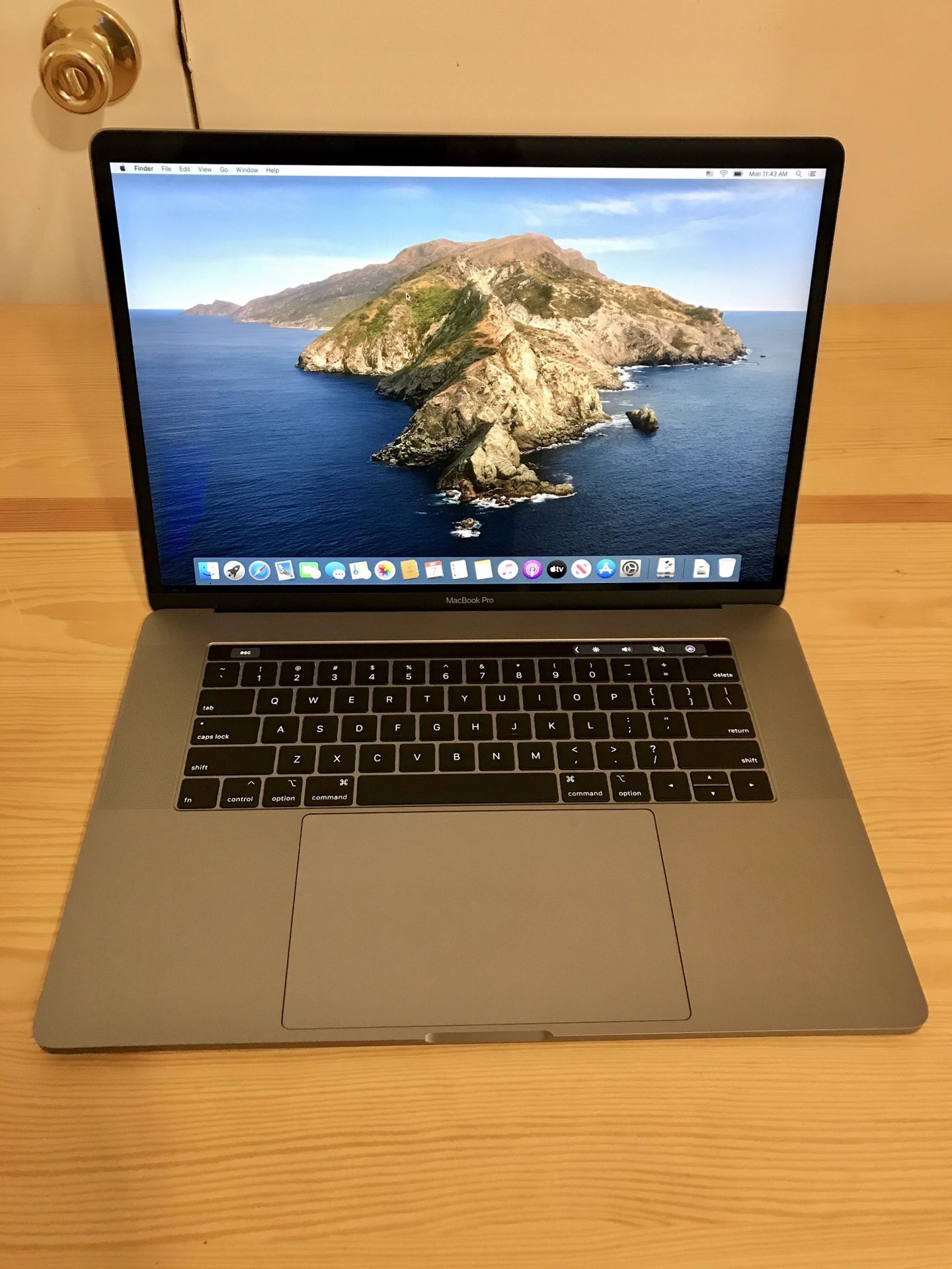 2019 MacBook Pro Retina 15.4” 2.6/16gb/256gb/Radeon Pro 555X