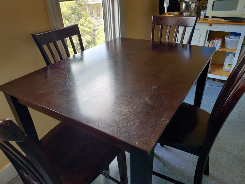 4 chair dinning table