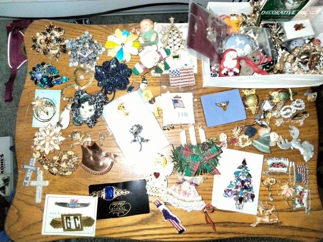Brooches And Pins