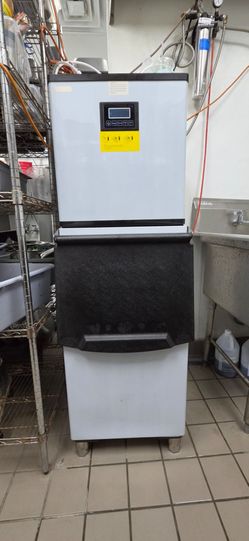 Ice maker