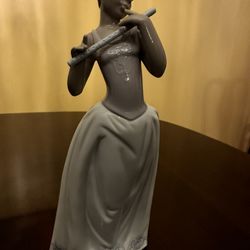 Lladro Figurine - Girl with a Flute
