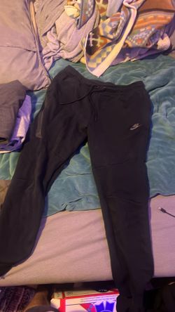 Nike tech joggers