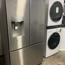 Kenmore 23.5-cu ft-Door French Door Refrigerator with Dual Ice Maker (Black Stainless Steel) ENERGY STAR 