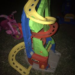 Little peoples car tower only $15 firm