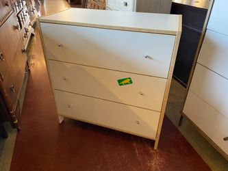 Contemporary White 3-Drawer Dresser
