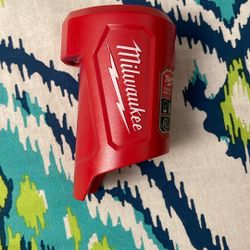 Milwaukee M12 Portable Charger And Power Bank 