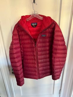 Men’s Patagonia hooded jacket - size L