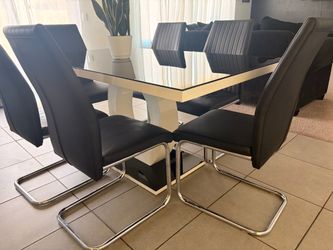 Modern Black Glass Dining Table with 6 Matching Chairs