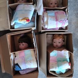 Tengo Estás Preciosuras De Porcelana Y Tienen Certificados Y Toda La Información Sobre Cada Una  Ninguna Está Rota Son Un Recuerdo De Hace Muchos Años