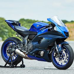 Yamaha R7 2022 motorcycle