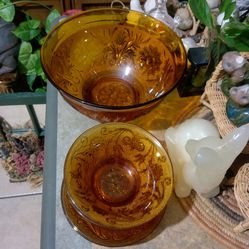 Vintage Amber Glass Pieces 