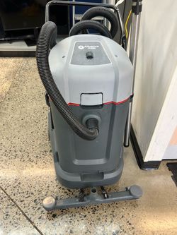 Advance VL500 Commercial Wet/Dry Vacuum