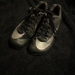 Track Spikes Size 6