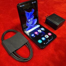 Samsung Galaxy Z Flip3 5g, 6.7”OLED, Unlocked, 128GB Storage, Snapdragon 888, 8GB RAM, 120Hz Display, Equal to iPhone 13