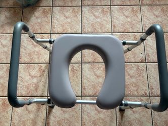 Raised Toilet Seat with handles