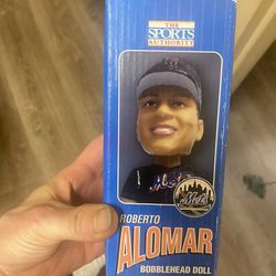 Roberto Alomar  2nd Base Ny Mets bobble Head 