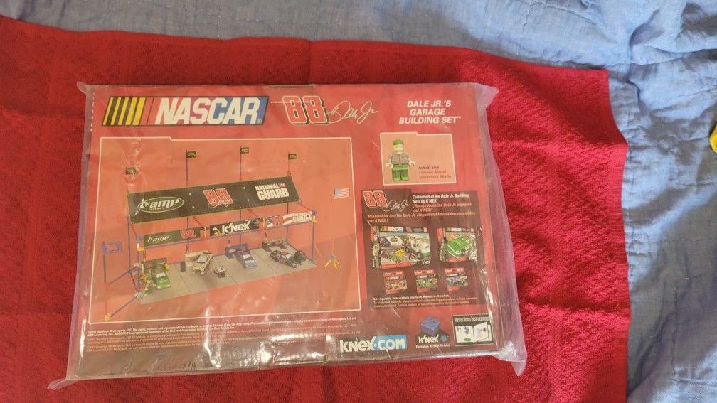 K'Nex Nascar 88 Dale Jr.s Garage Building Set