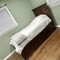 Twin Bed