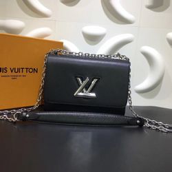 Women's Louis Vuitton Wallet for Sale in Brooklyn, NY - OfferUp