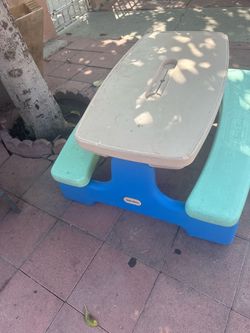 Little Tikes Kids Picnic Table