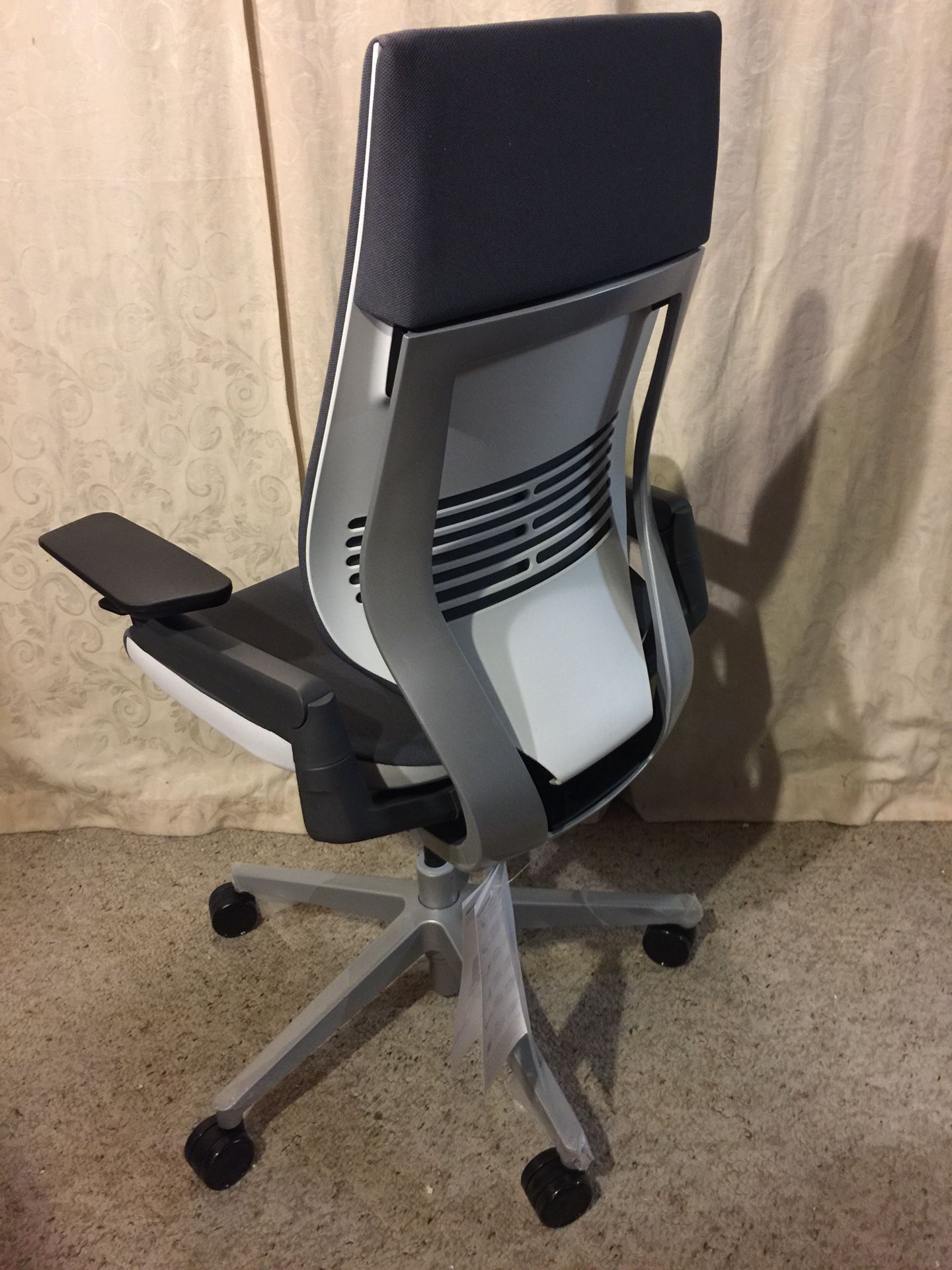 FREE DESK CHAIR for Sale in Louisville, KY - OfferUp