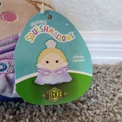 ☆☆☆ New. New With Tags. Glinda from Wicked Squishmallows