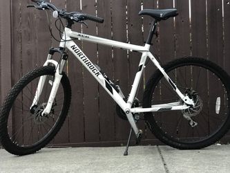 Northrock xc6 white 2025