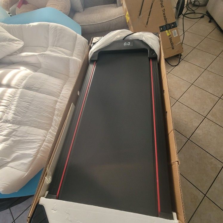 WALKING PAD TREADMILL W. REMOTE & INCLINE 9%! NEW IN BOX! CAMINADORA C. REMOTO E INCLINACION! NUEVA!