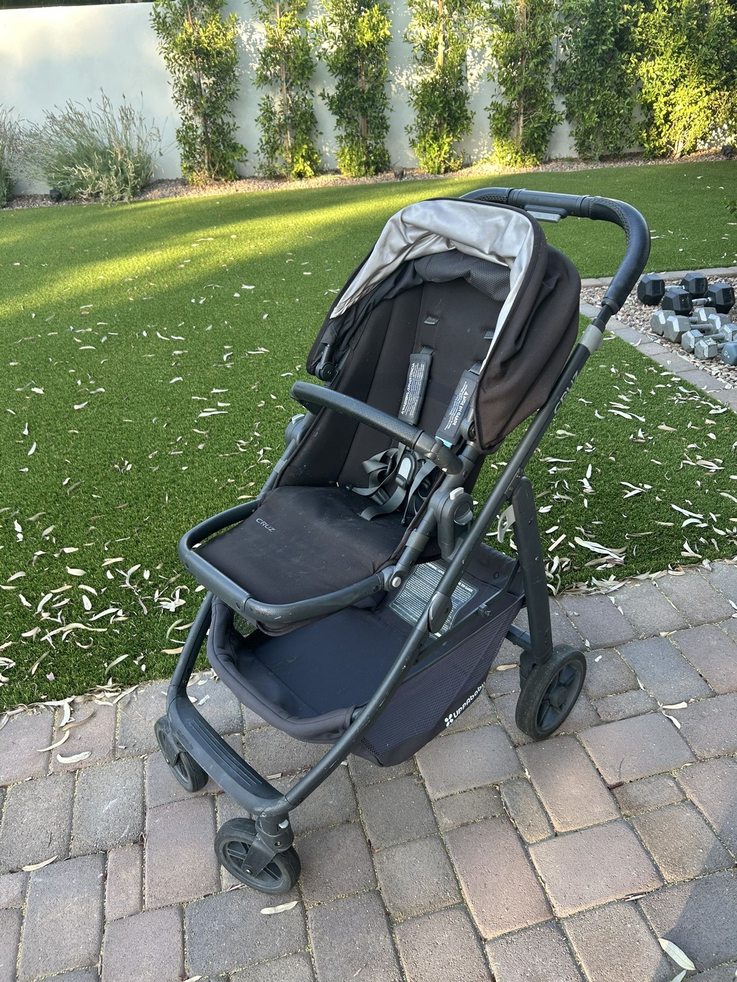 Uppababy Cruz Stroller - Jake/Black Edition