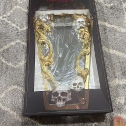 Skull Mirror - Christian Siriano 