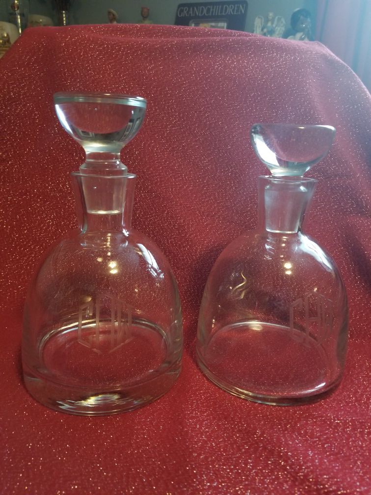 Glass decanters, set of 2