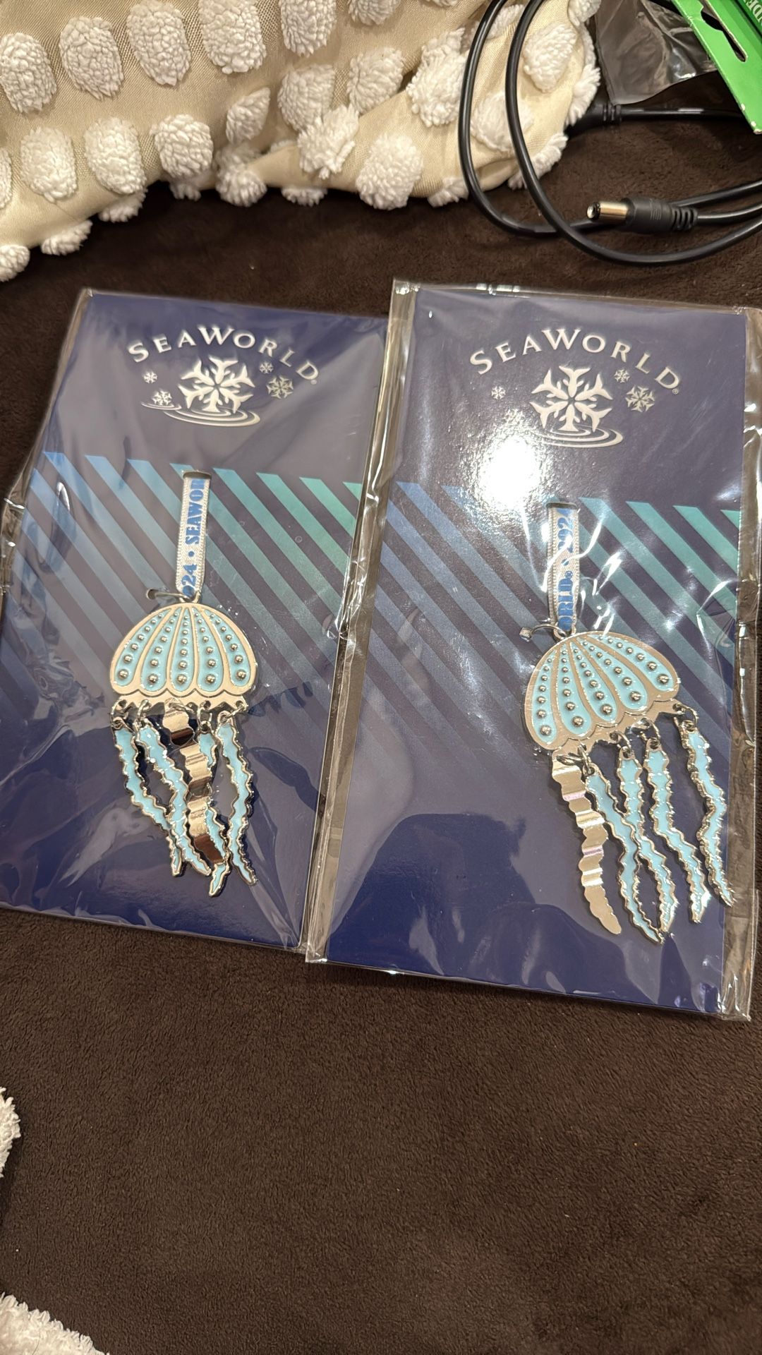 Set Of Two Seaworld Jelly Fish Ornaments