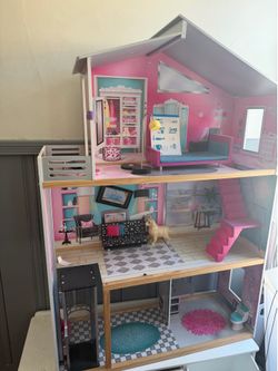 Barbie dollhouse