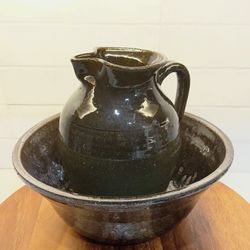 Lanier Meaders Pottery: Pitcher and Bowl Set